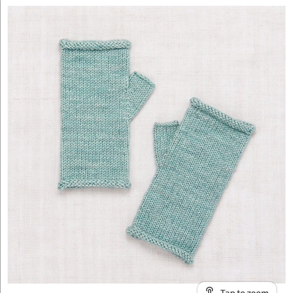 (In Search Of; Do not buy)  Misha and puff Sage Hand warmer adult